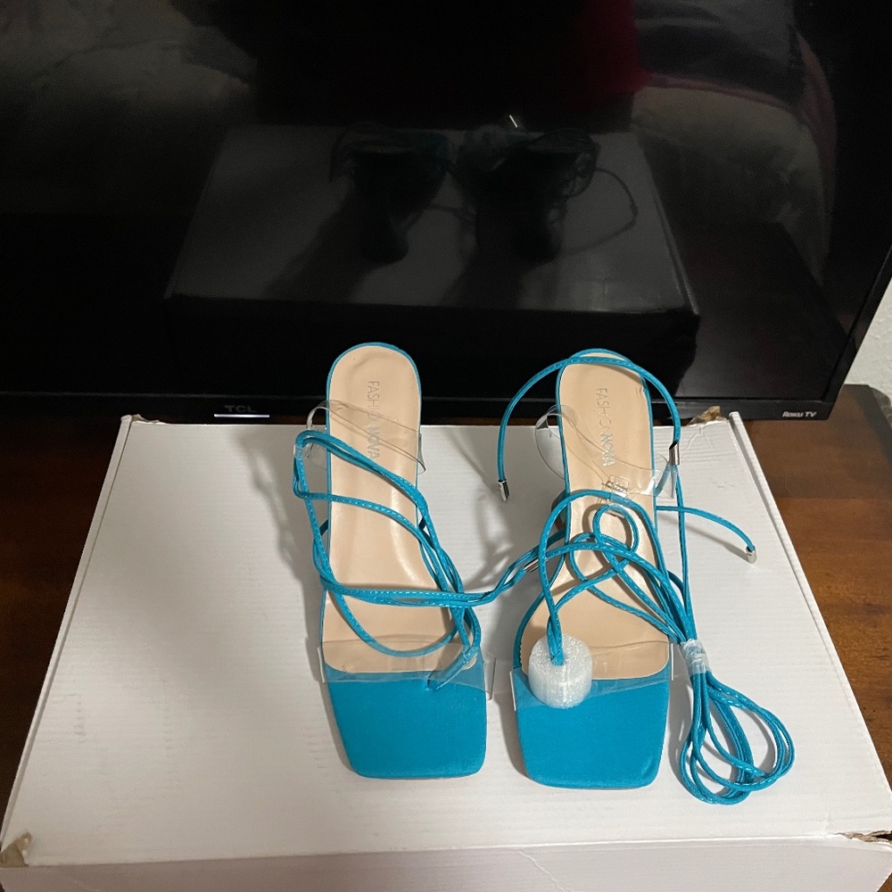 Fashion Nova Blue Square Toe Strut My Way Wrap Up Party Heels Size 8.5 NEW